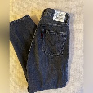 Black Ribcage Straight Levi’s Jeans Size 27